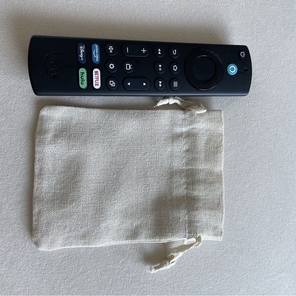 Miffy strawberry bag mini Kinchaku kawaii - Picture 2 of 8